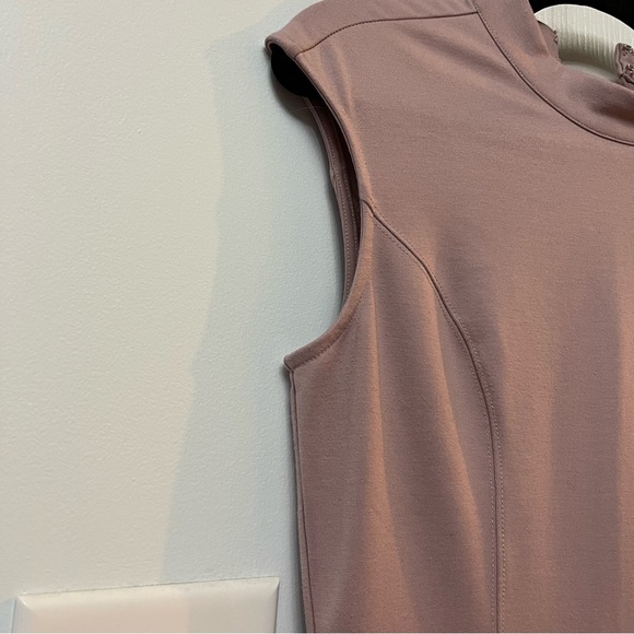 Mock neck slim dress - Picture 2 of 9